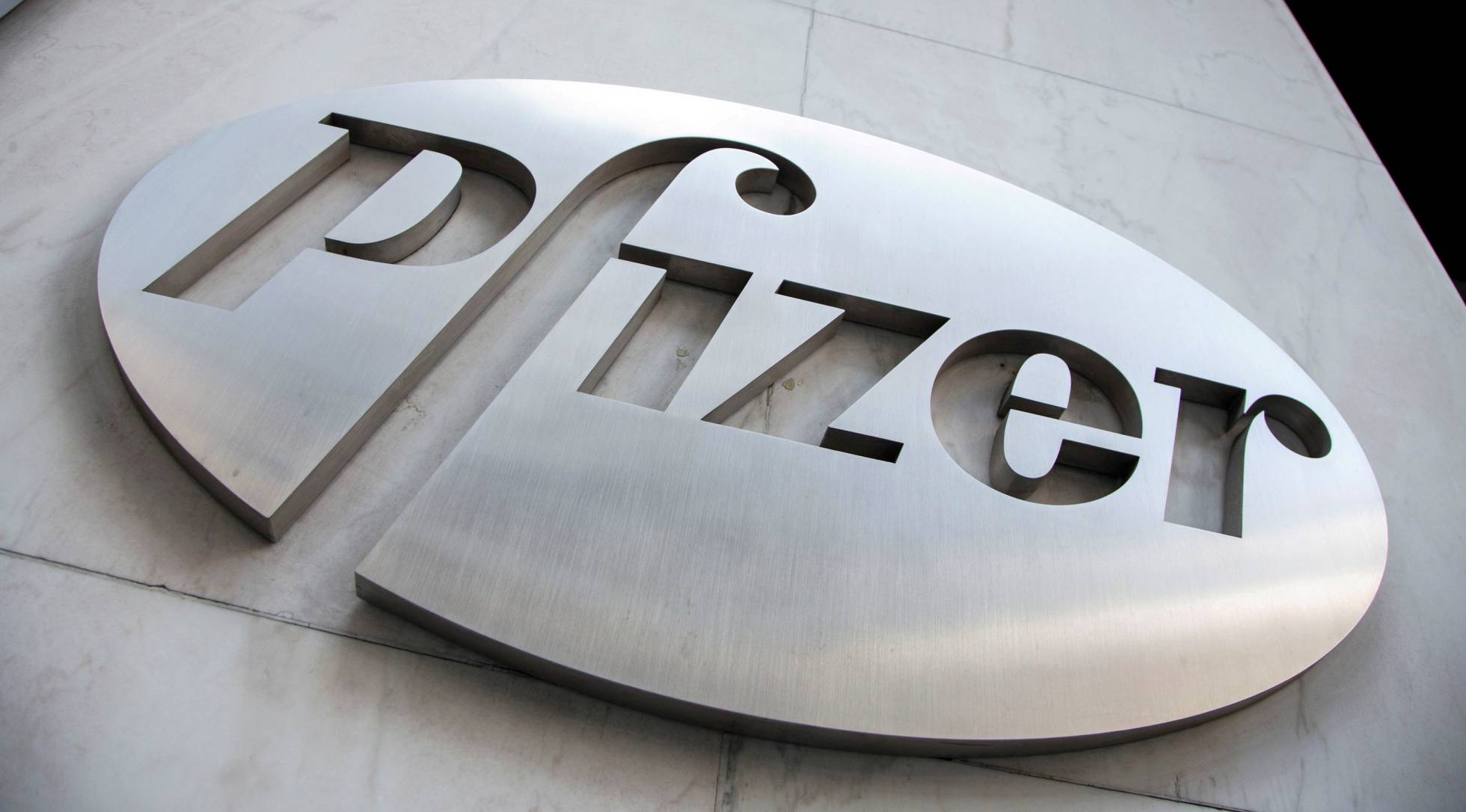 EL GIGANTE FARMACÉUTICO PFIZER SE DIVIDE EN TRES NEGOCIOS